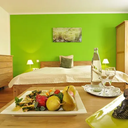 Hotel Dreimaedelhaus