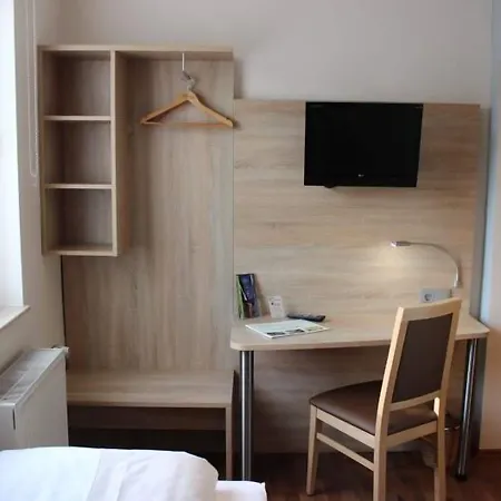 Dreimaedelhaus 호텔